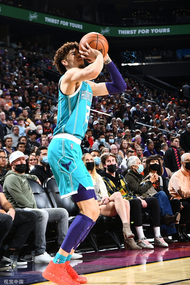 围绕申京展 围绕申京展