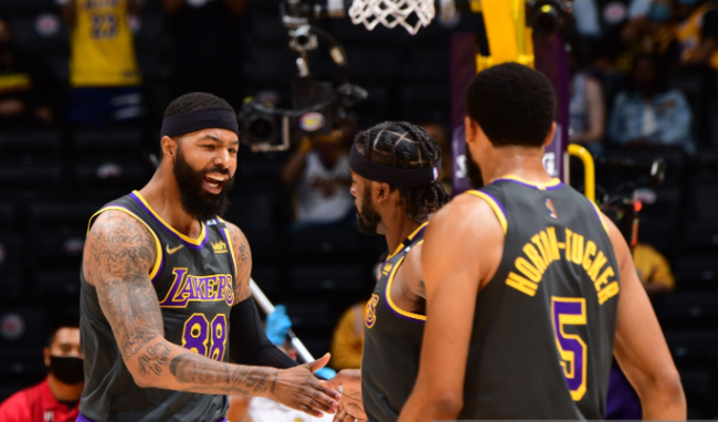 为王牌让路 为王牌让路